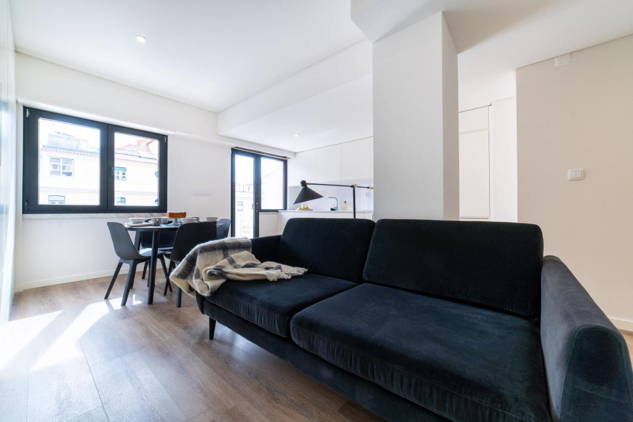 Lusiadas 53 2ºd - Beautiful Two-Bedroom Apartment Lisbona Esterno foto