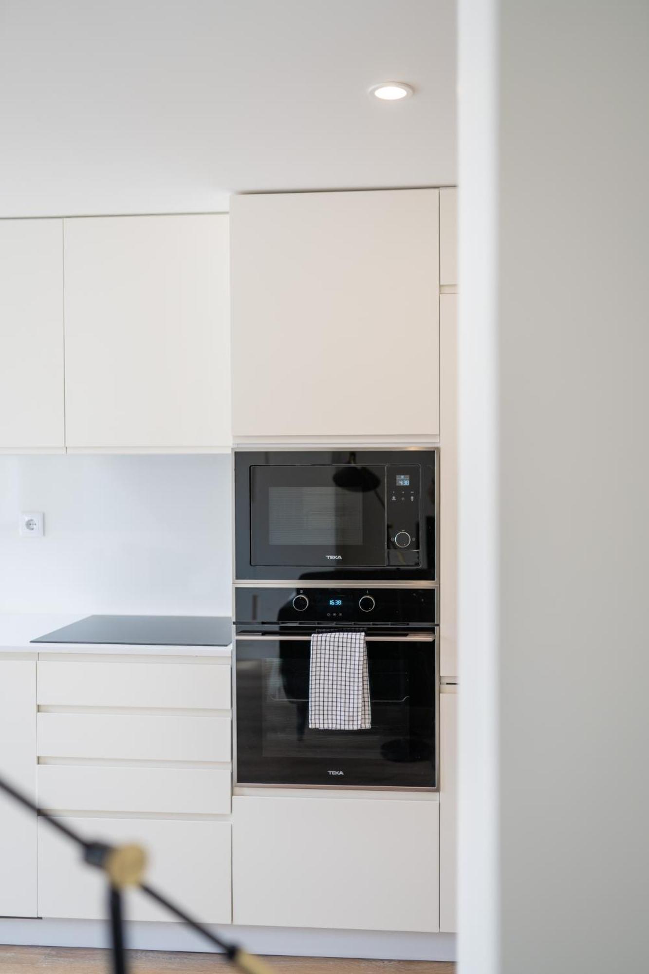 Lusiadas 53 2ºd - Beautiful Two-Bedroom Apartment Lisbona Esterno foto